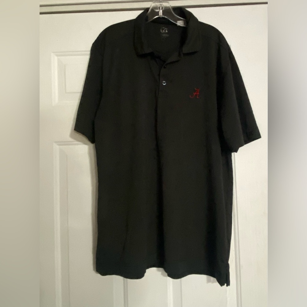 Alabama Crimson Tide Mens short sleeve shirt is a size XL